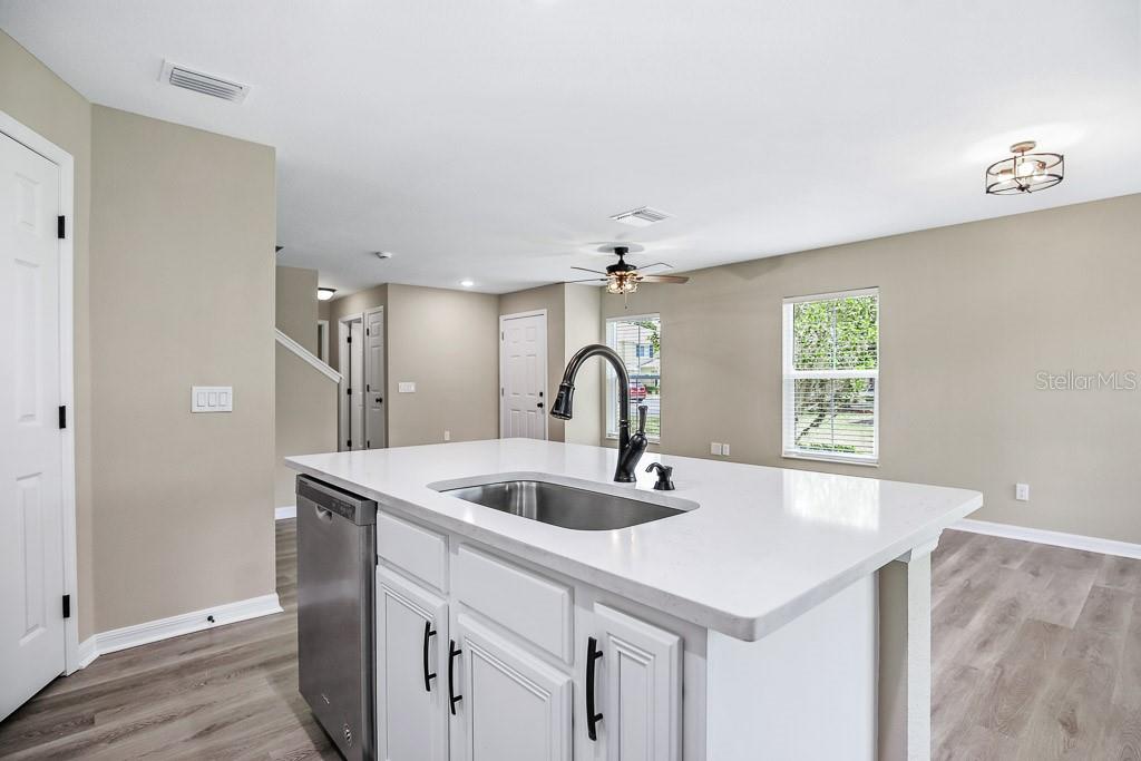 Image 10 of 28 For 10831 Johanna Avenue