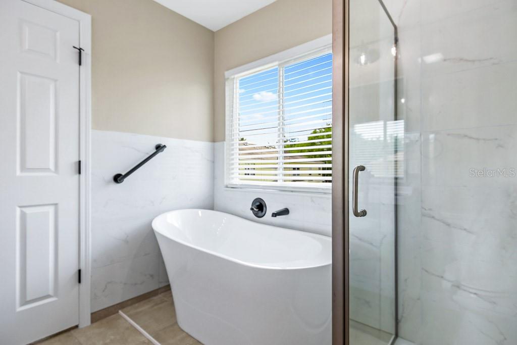 Image 20 of 28 For 10831 Johanna Avenue