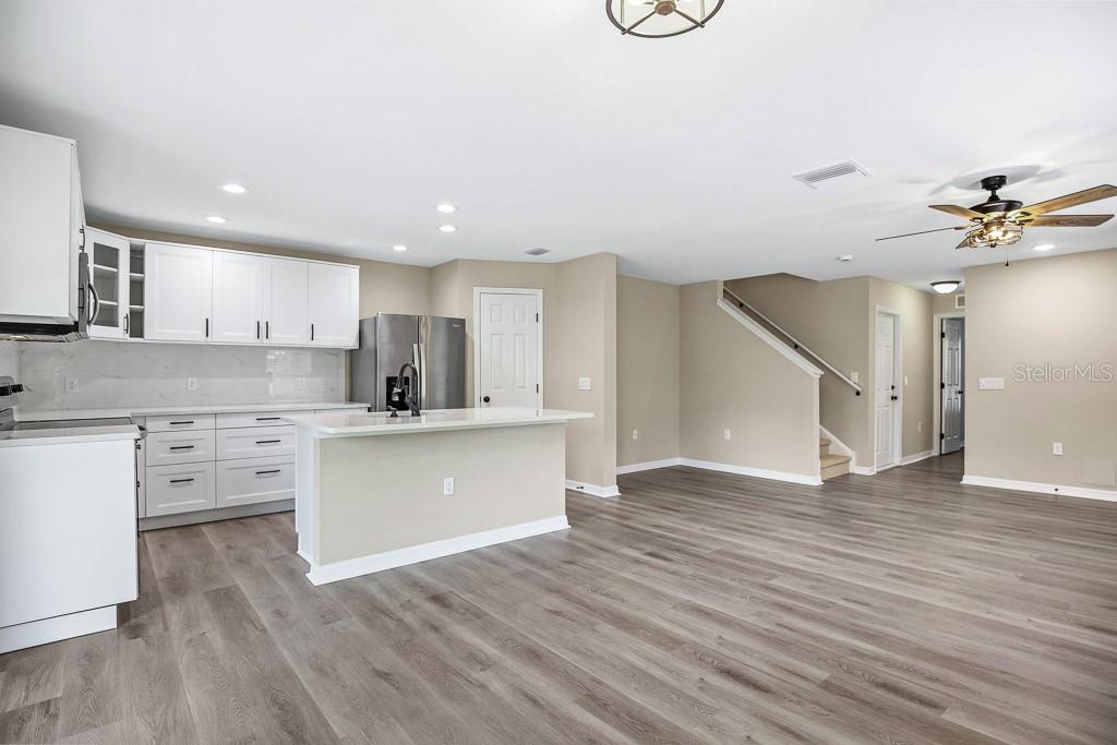 Image 7 of 28 For 10831 Johanna Avenue