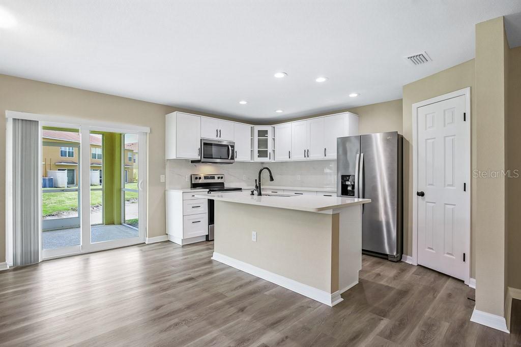 Image 9 of 28 For 10831 Johanna Avenue