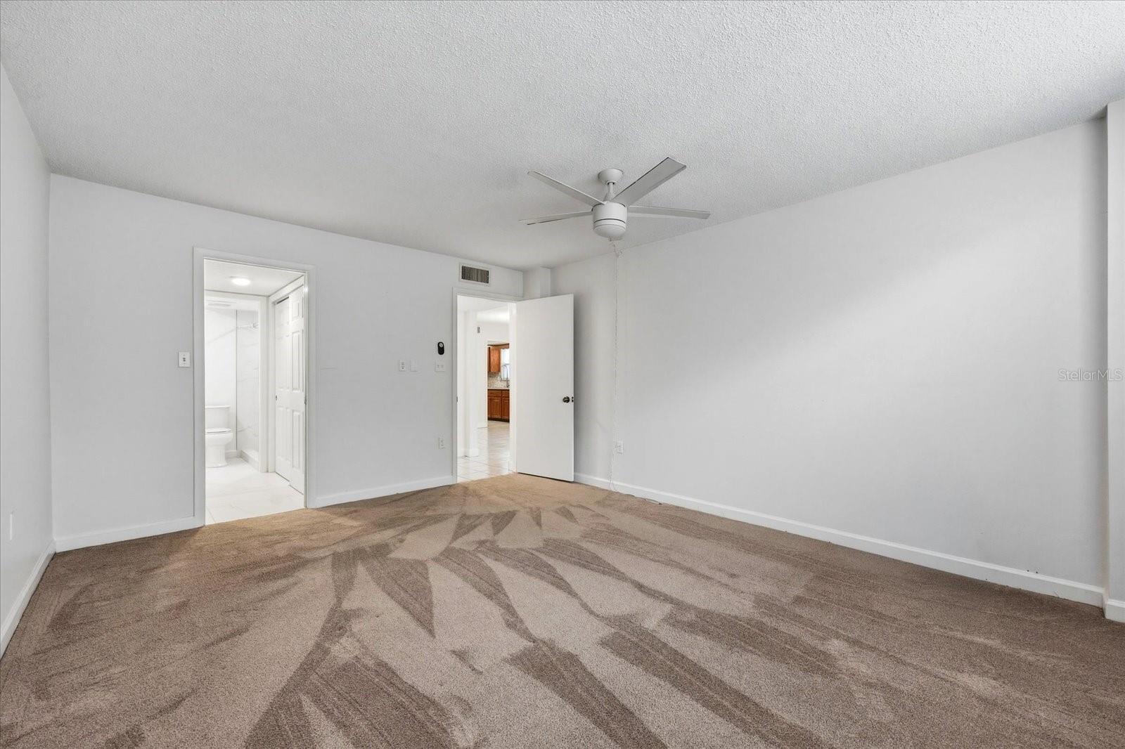 Image 23 of 42 For 2650 Pearce Drive 111