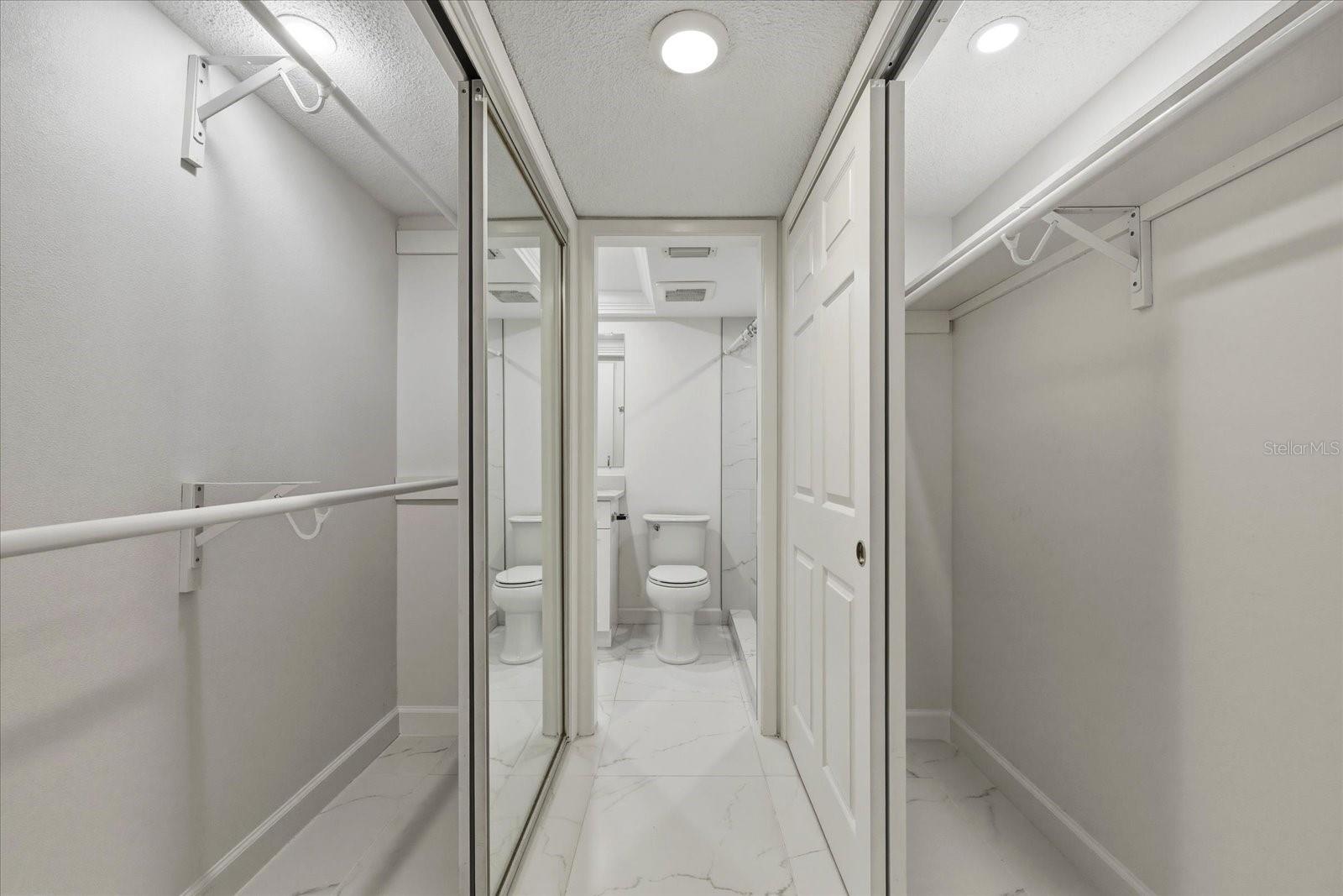 Image 28 of 42 For 2650 Pearce Drive 111