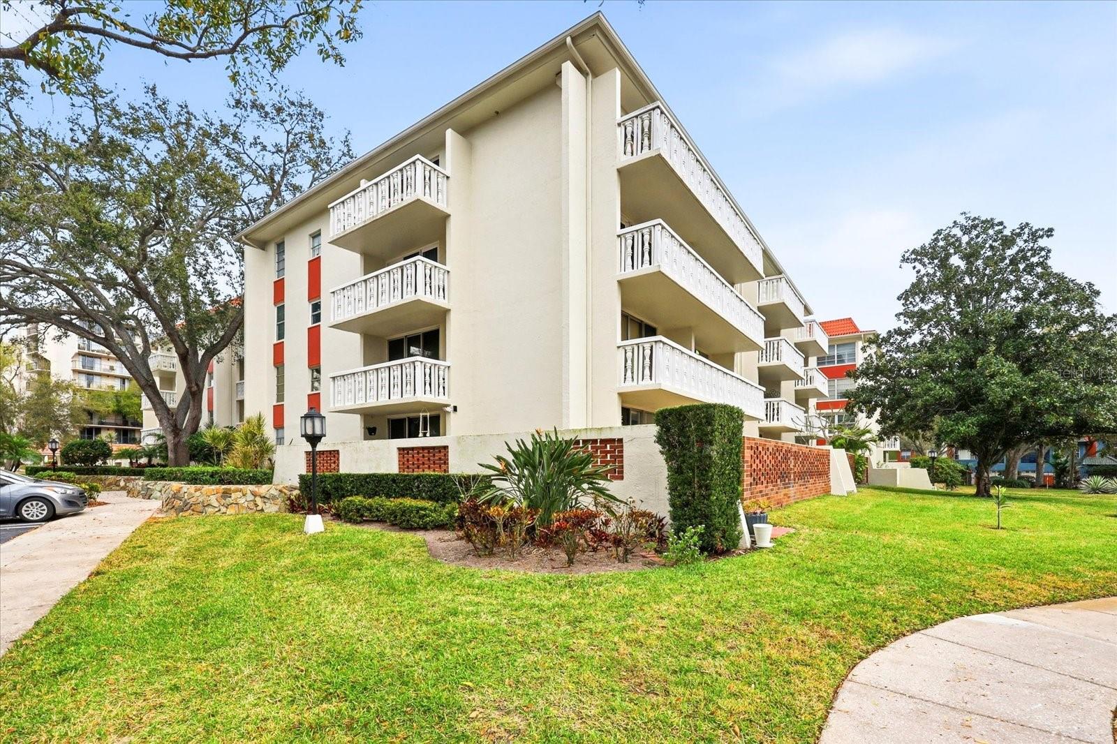 Image 4 of 42 For 2650 Pearce Drive 111