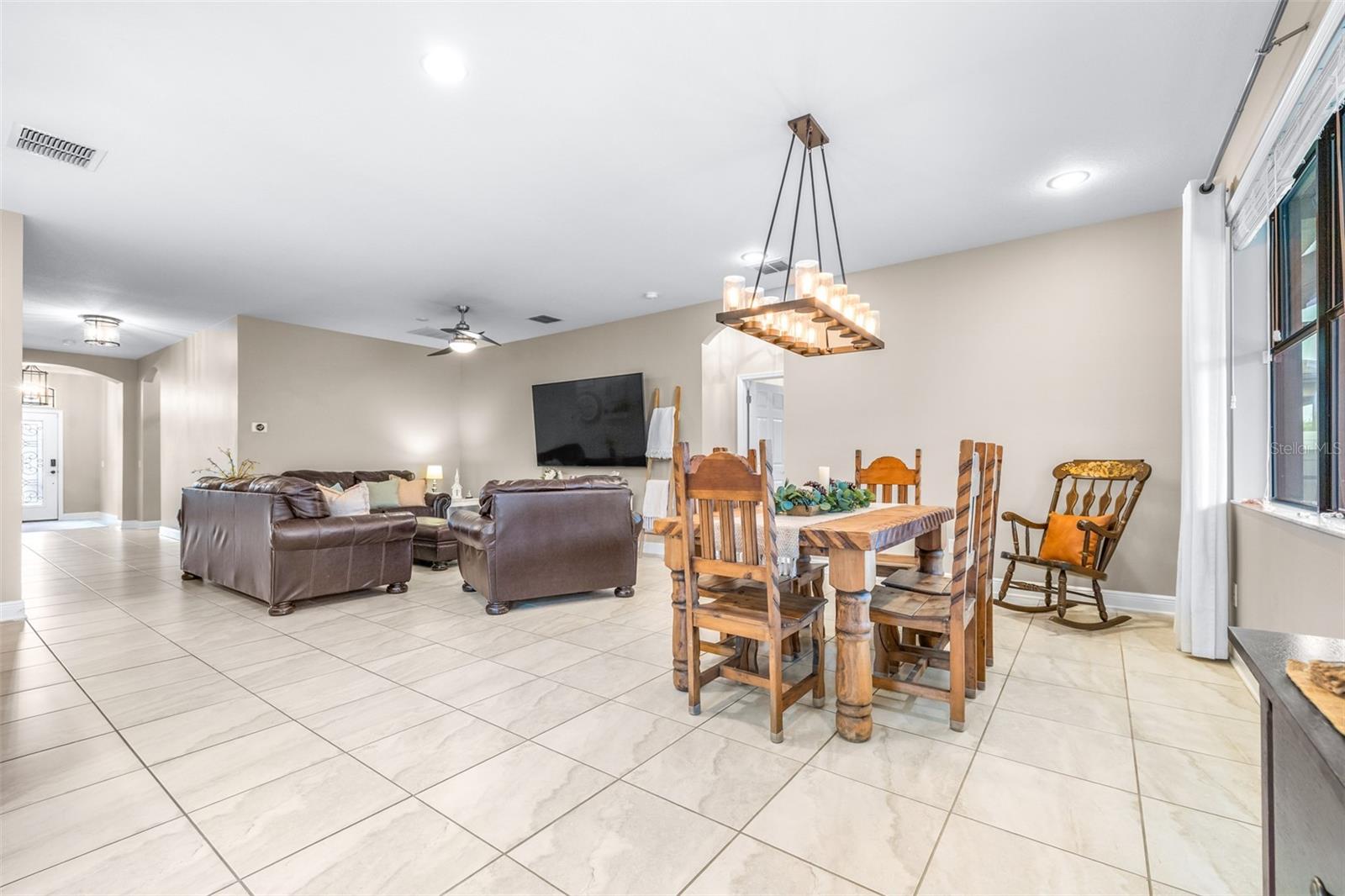 Listing photo id 10 for 21827 Billowy Jaunt Drive