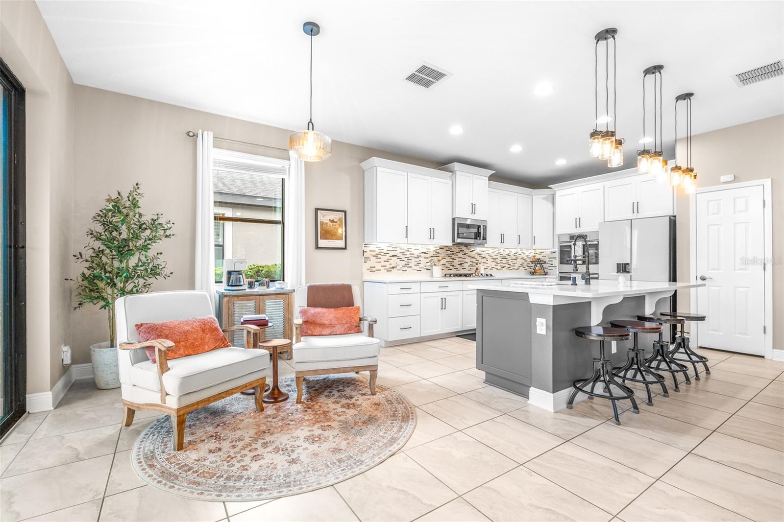 Listing photo id 13 for 21827 Billowy Jaunt Drive