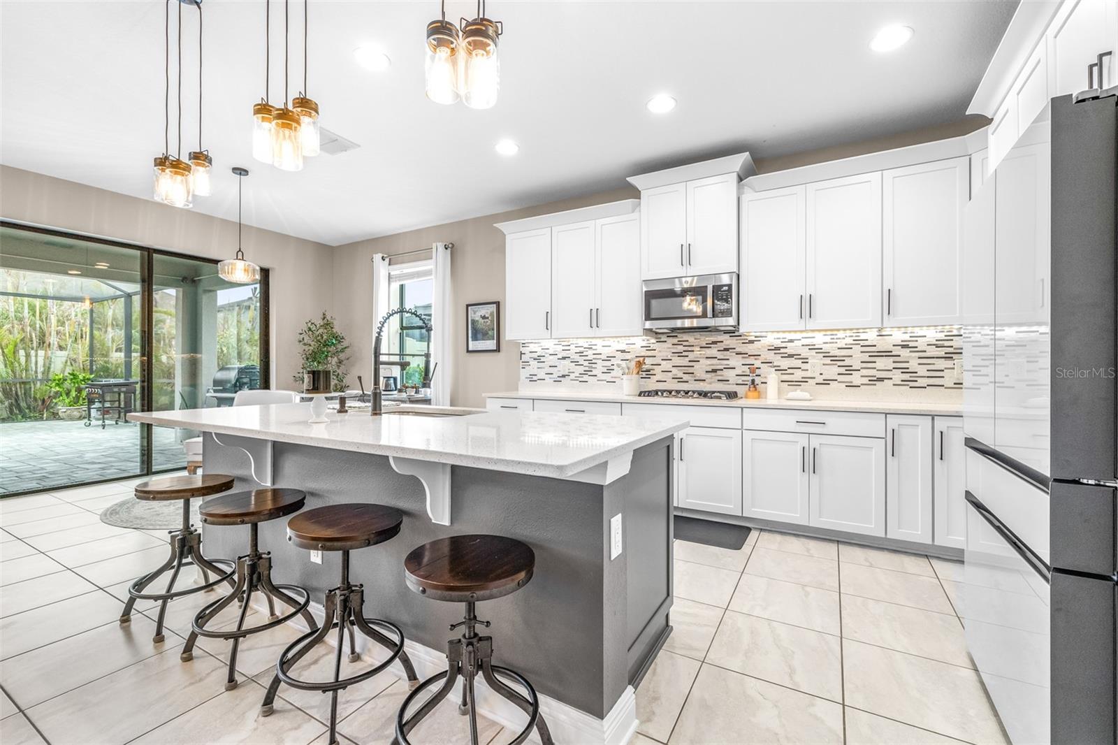 Listing photo id 16 for 21827 Billowy Jaunt Drive