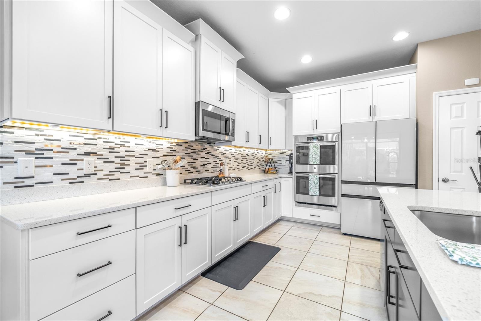 Listing photo id 18 for 21827 Billowy Jaunt Drive