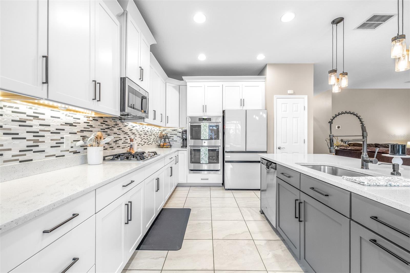 Listing photo id 19 for 21827 Billowy Jaunt Drive