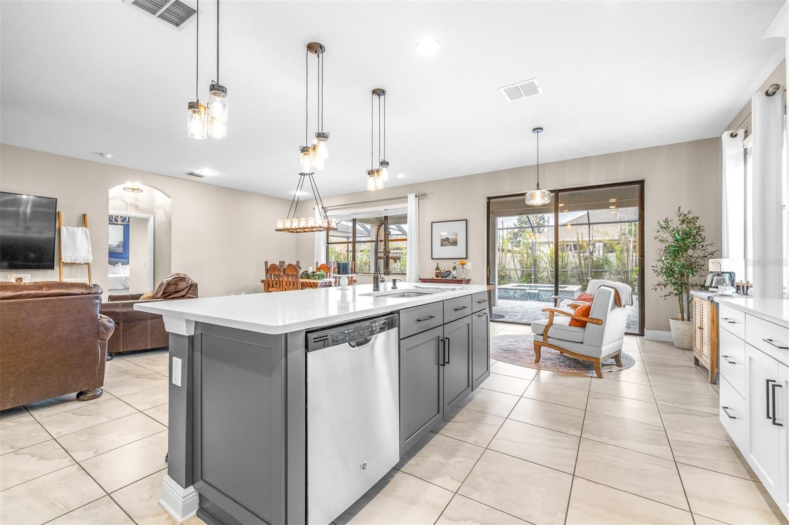 Listing photo id 21 for 21827 Billowy Jaunt Drive