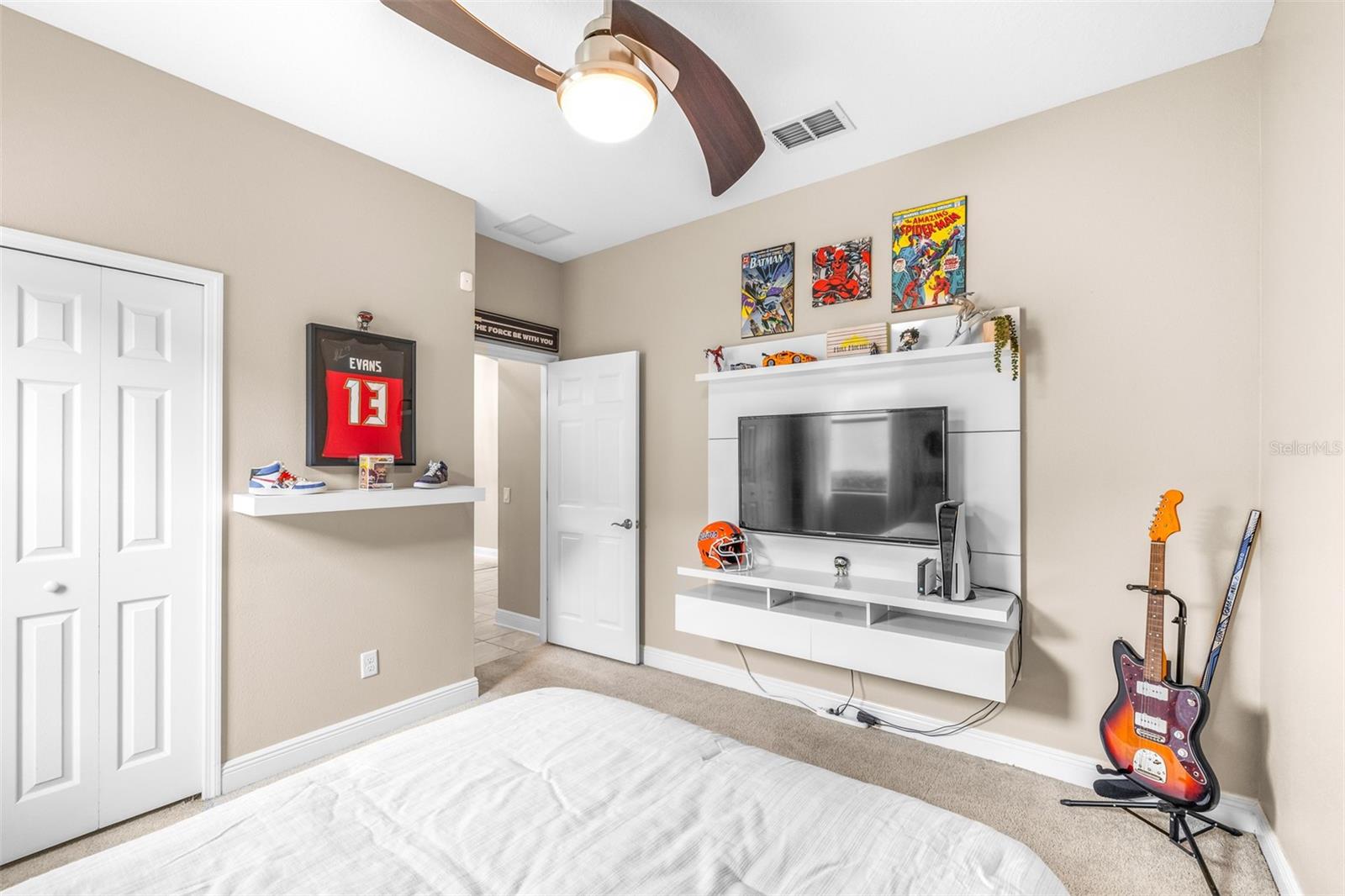 Listing photo id 33 for 21827 Billowy Jaunt Drive