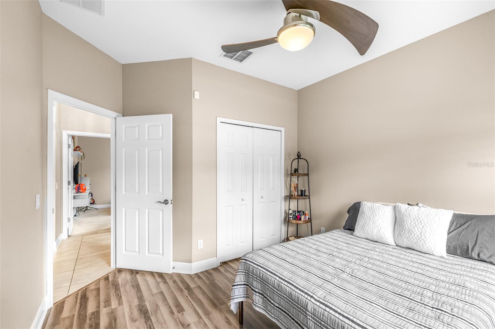 Listing photo id 38 for 21827 Billowy Jaunt Drive