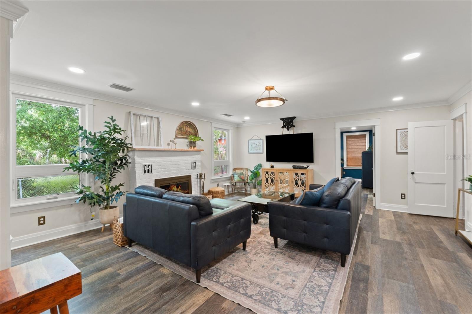 Image 11 of 93 For 6200 River Terrace