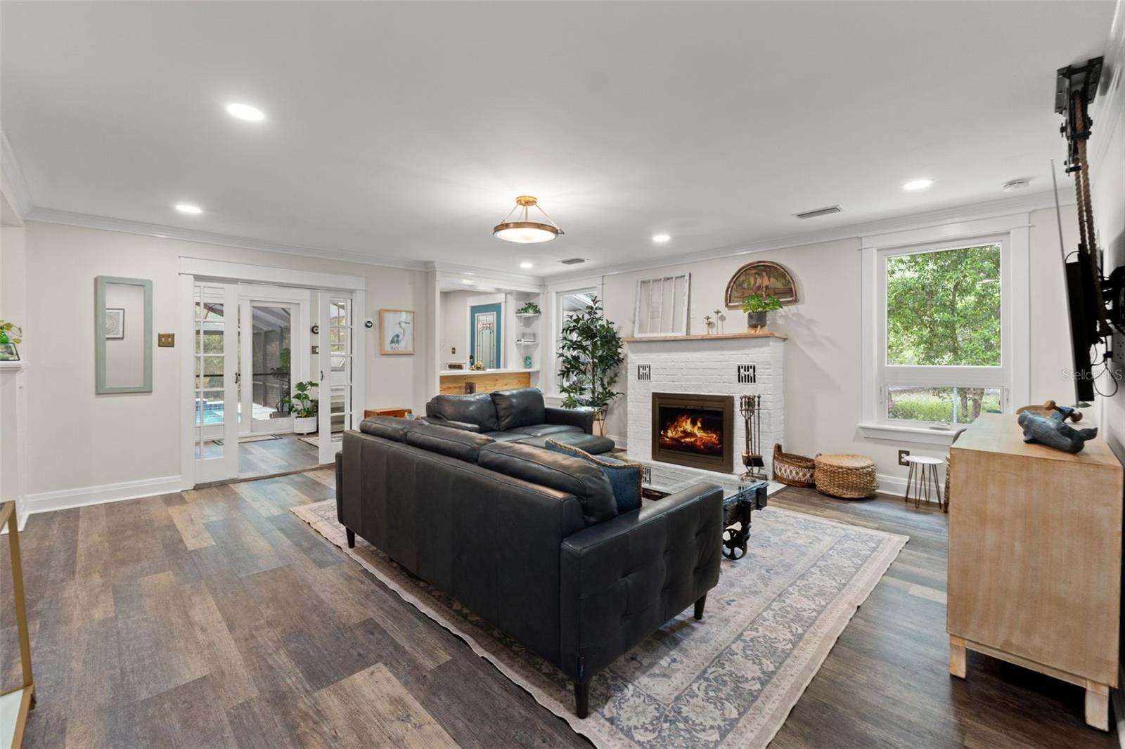 Image 18 of 93 For 6200 River Terrace