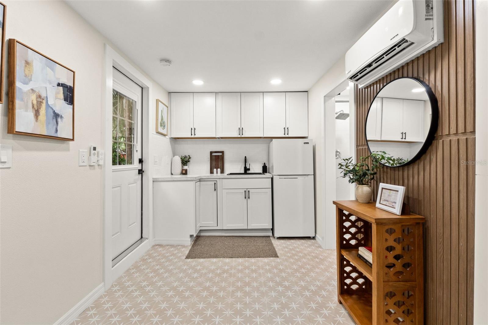 Image 57 of 93 For 6200 River Terrace