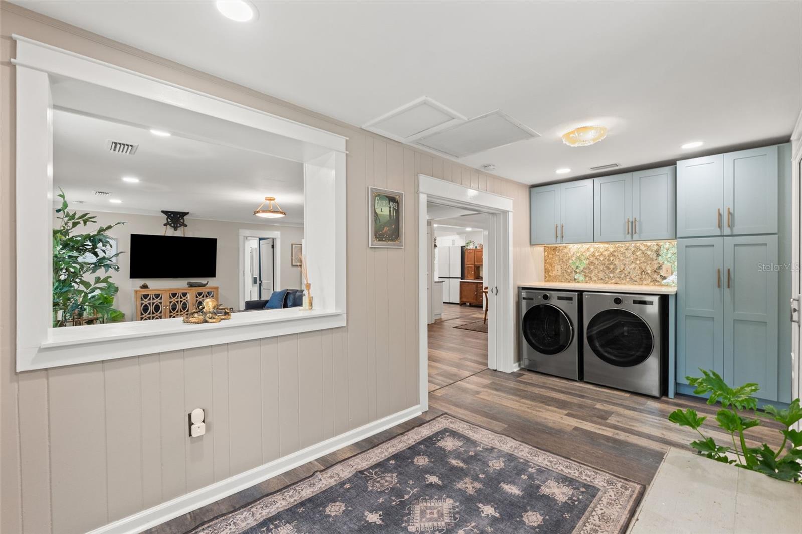 Image 9 of 93 For 6200 River Terrace