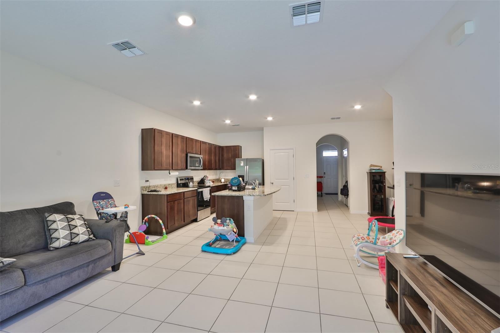 Image 6 of 33 For 3225 Pleasant Willow Court