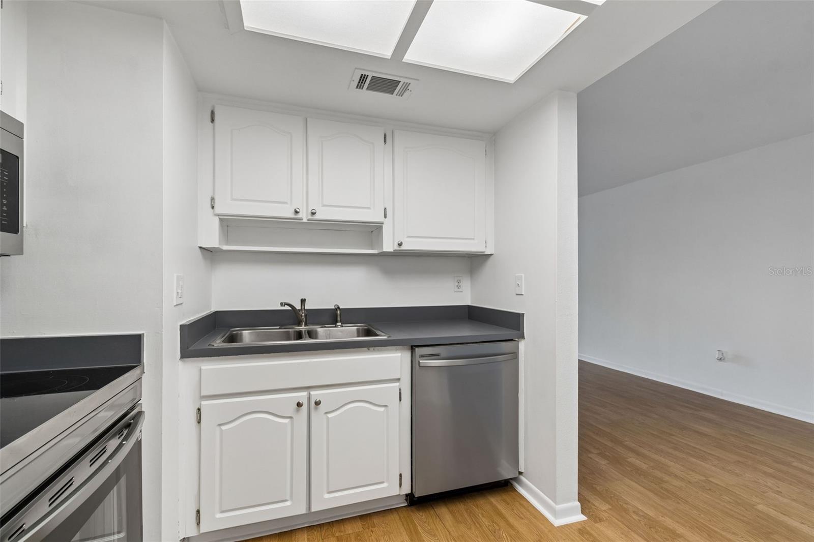 Image 13 of 33 For 2971 Estancia Boulevard 313