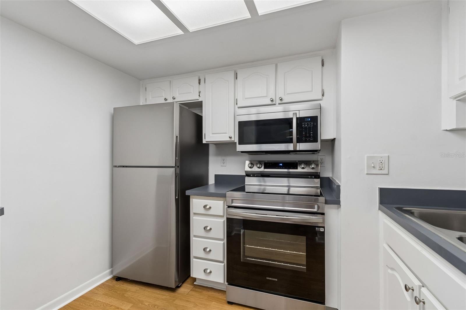 Image 15 of 33 For 2971 Estancia Boulevard 313