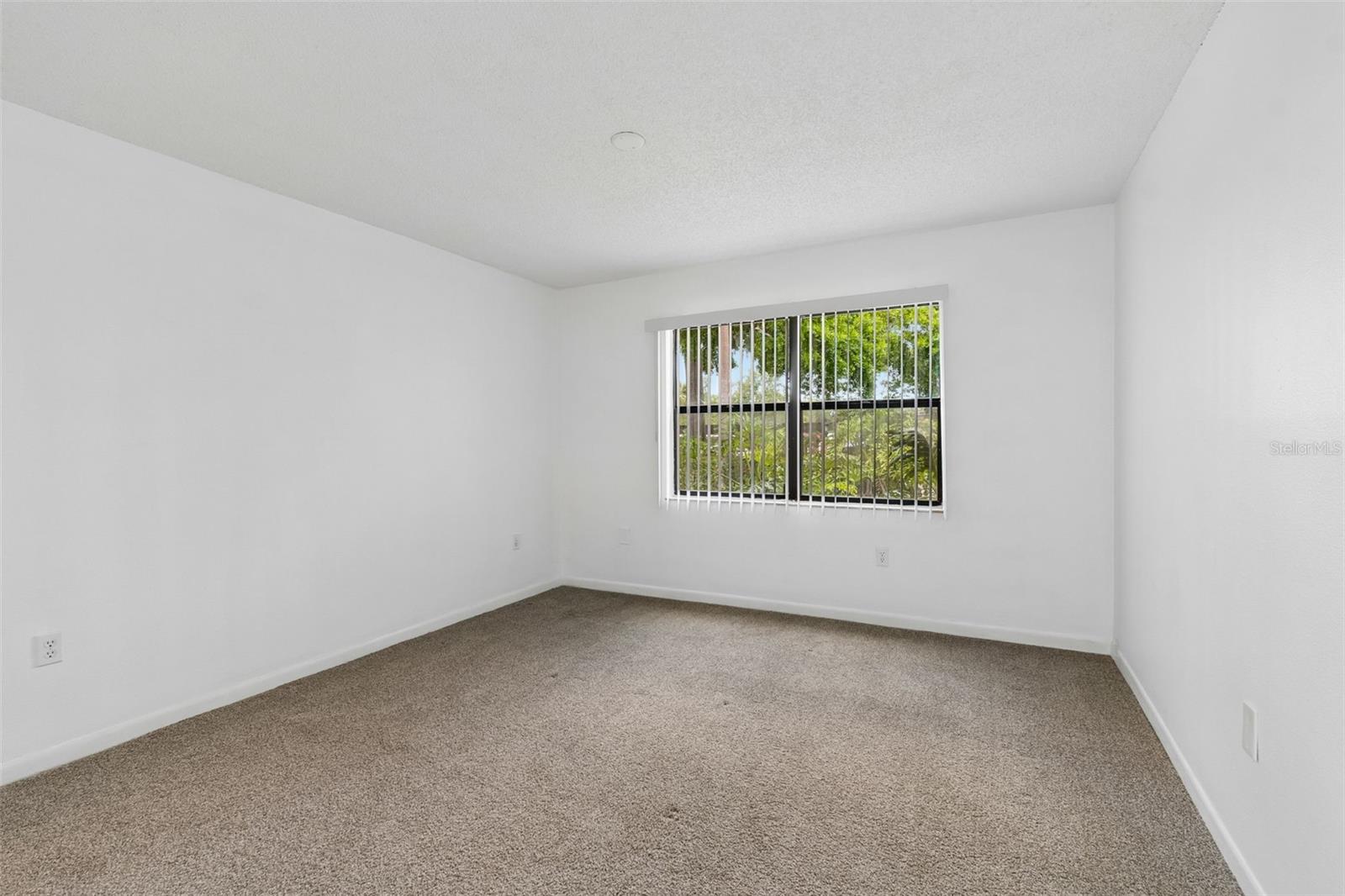 Image 17 of 33 For 2971 Estancia Boulevard 313