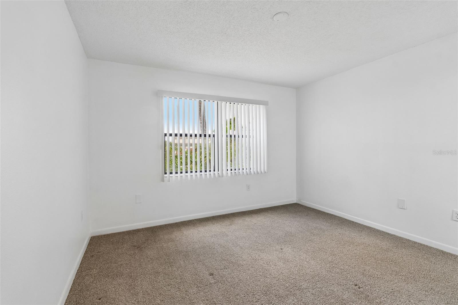 Image 18 of 33 For 2971 Estancia Boulevard 313