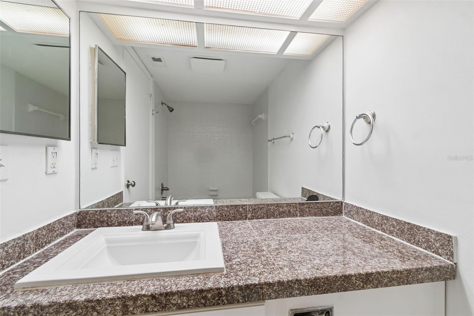 Image 24 of 33 For 2971 Estancia Boulevard 313