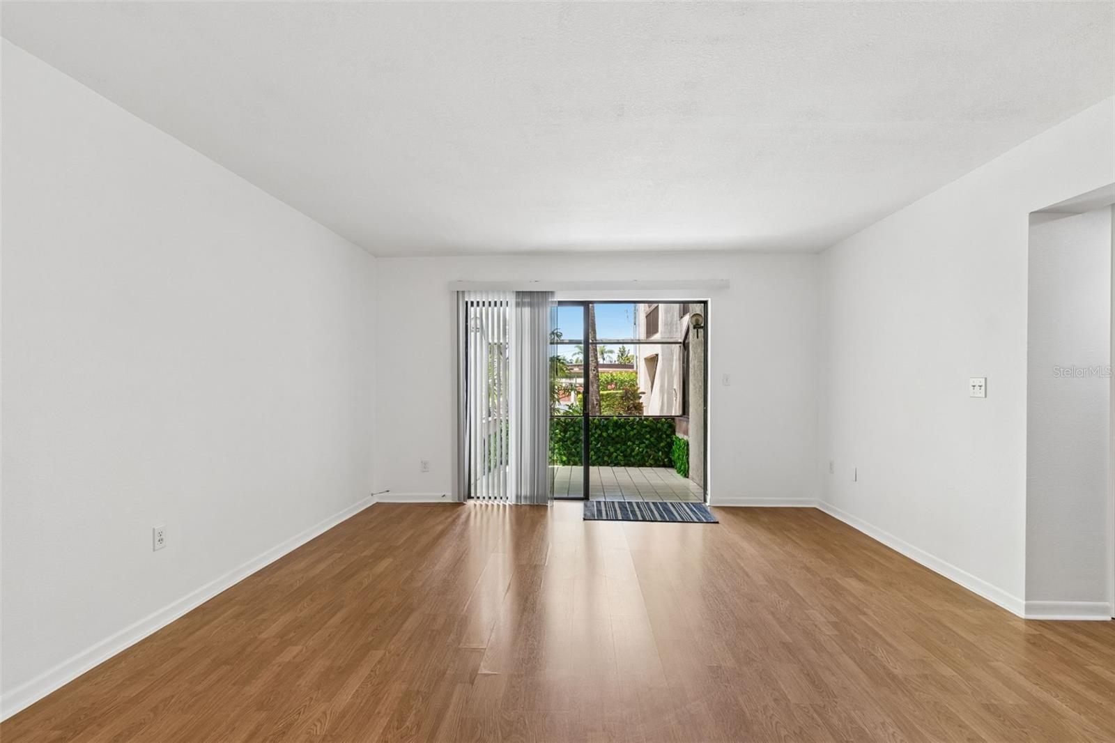 Image 6 of 33 For 2971 Estancia Boulevard 313