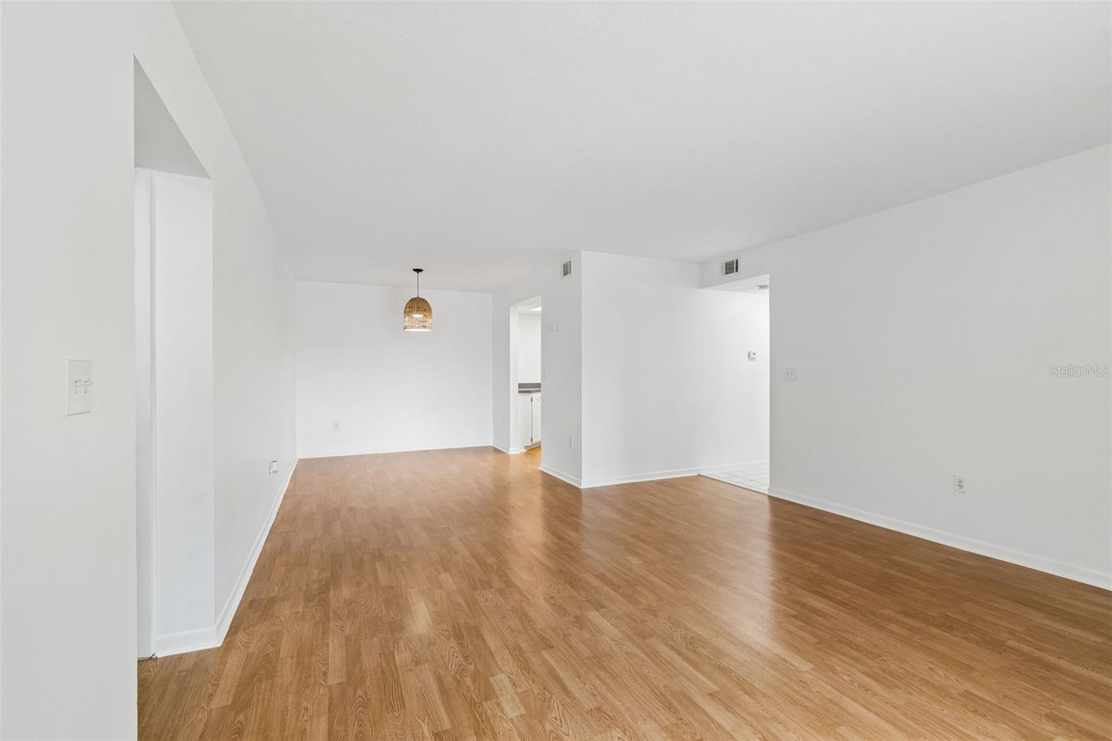 Image 7 of 33 For 2971 Estancia Boulevard 313