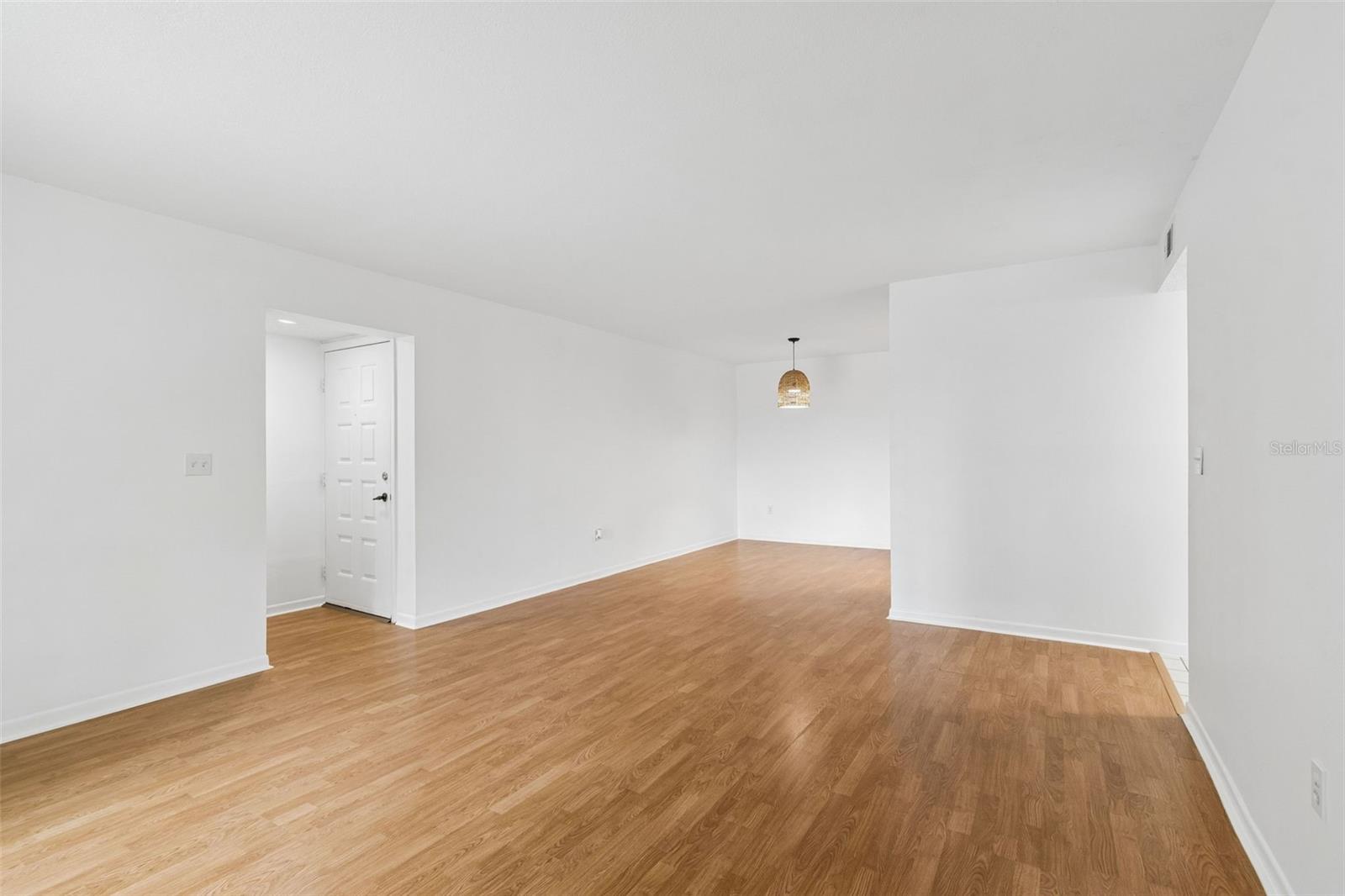 Image 9 of 33 For 2971 Estancia Boulevard 313