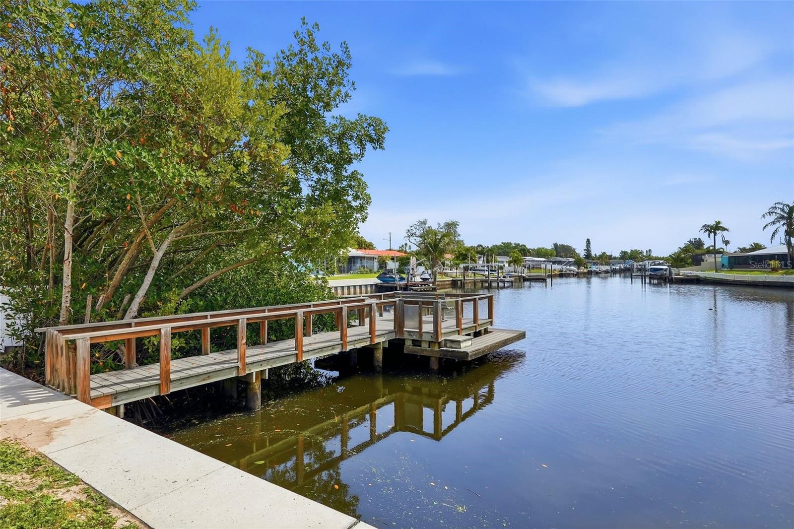 Image 21 of 27 For 350 79th Avenue N 122