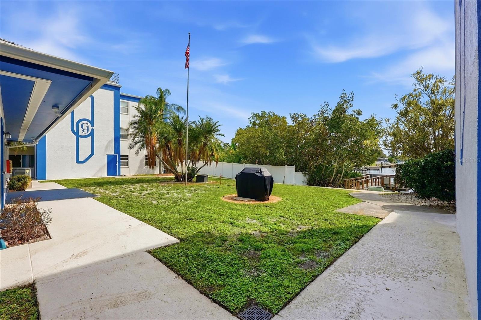 Image 23 of 27 For 350 79th Avenue N 122