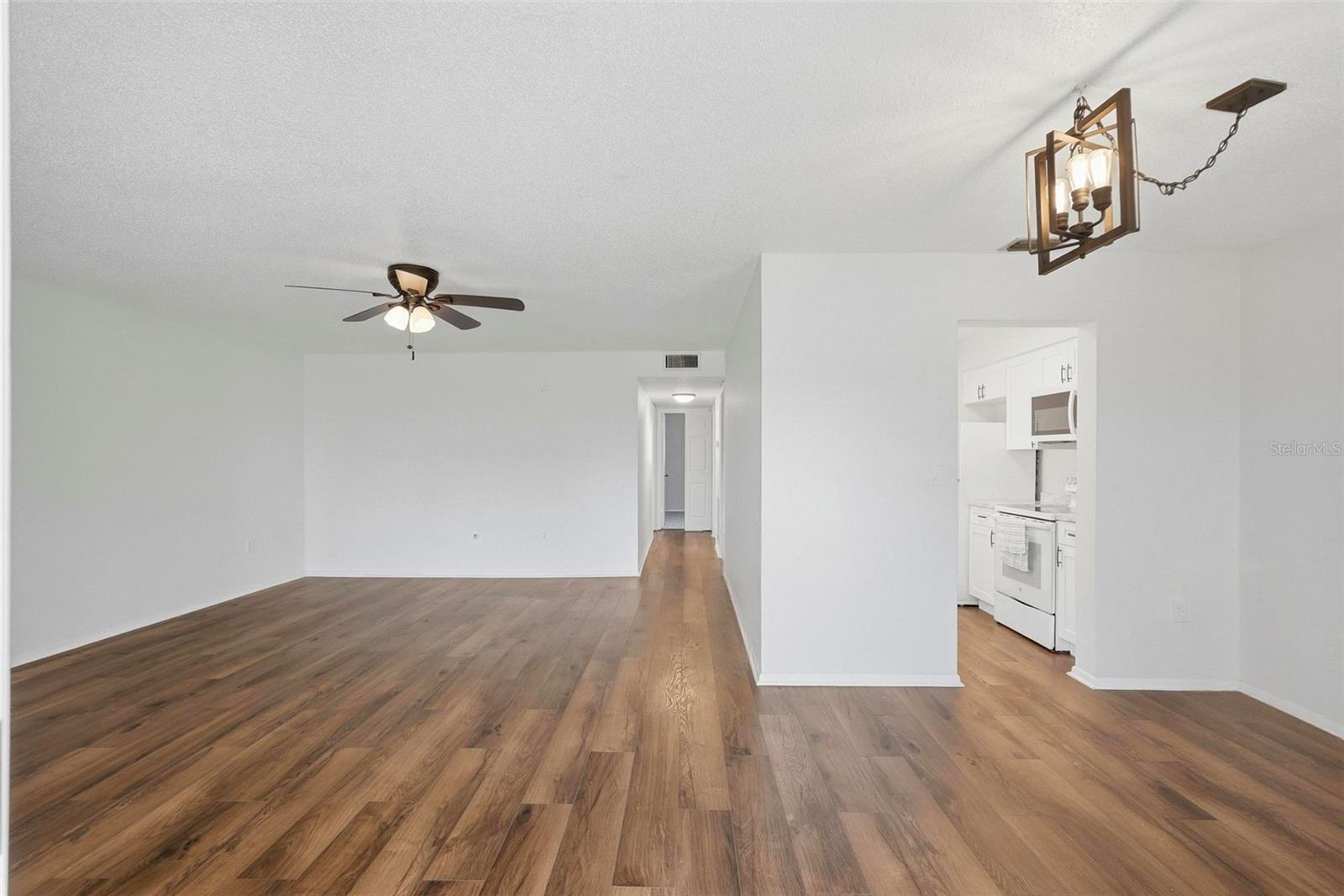 Image 3 of 27 For 350 79th Avenue N 122