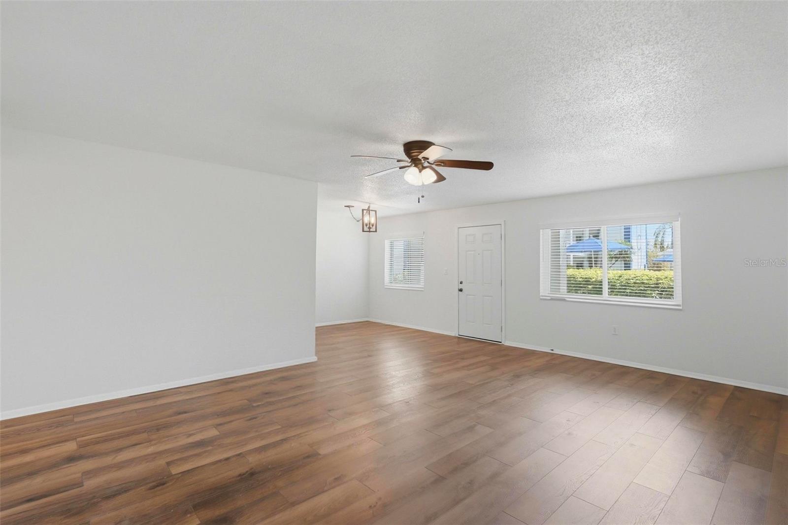 Image 5 of 27 For 350 79th Avenue N 122