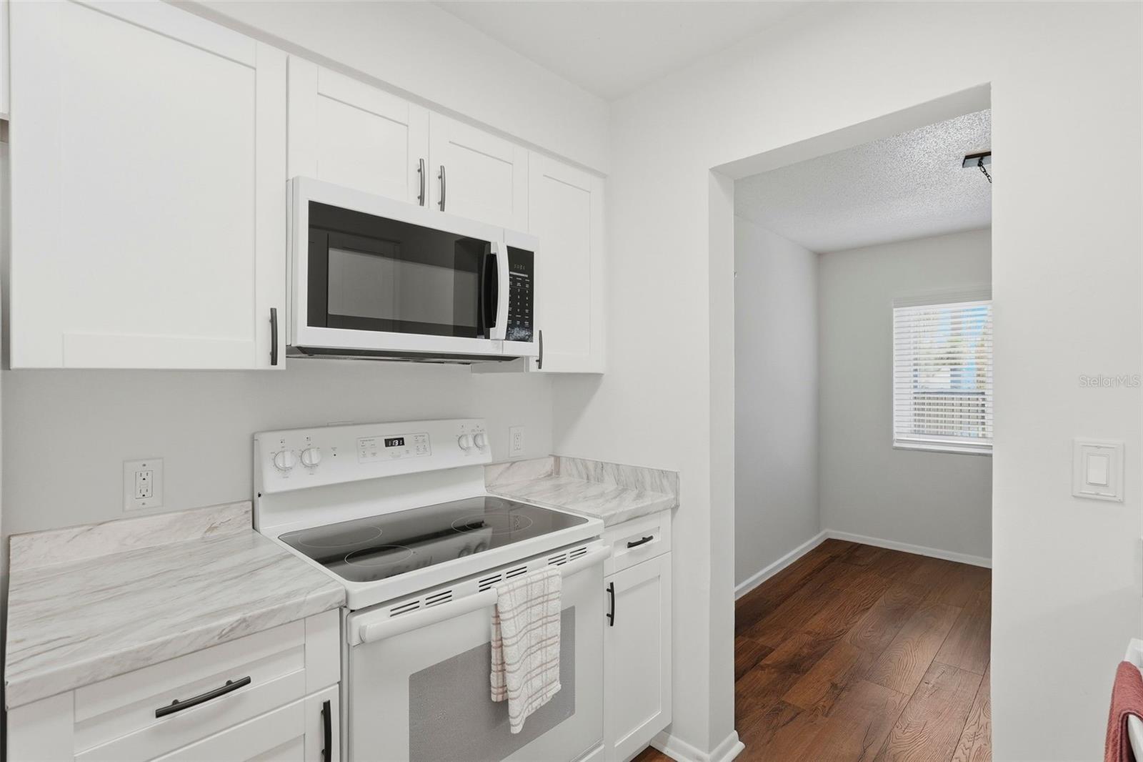 Image 6 of 27 For 350 79th Avenue N 122