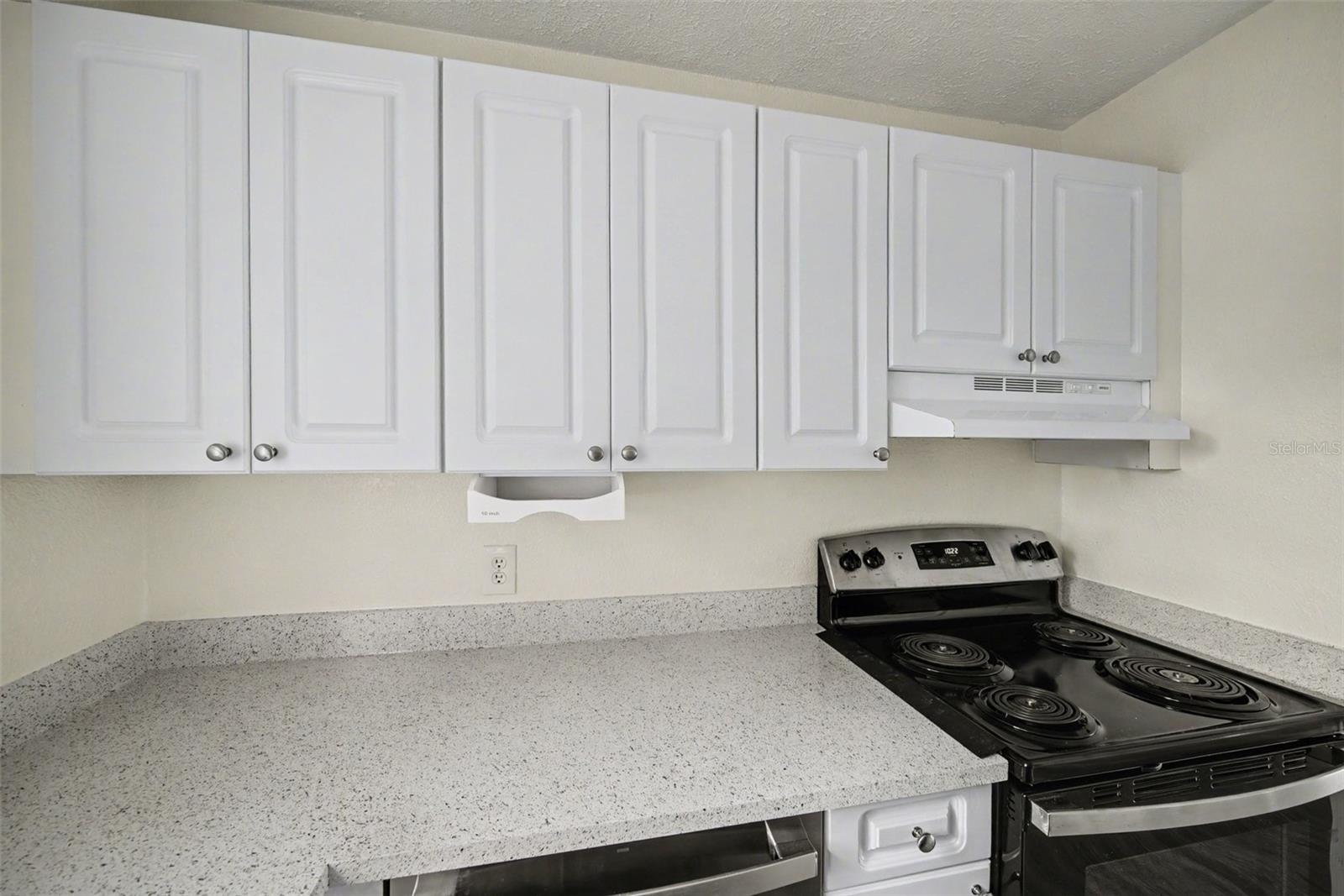 Image 11 of 32 For 13708 Orange Sunset Drive