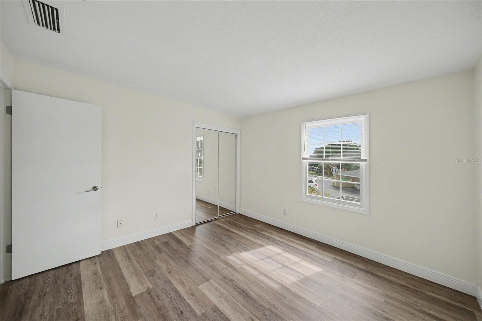 Image 16 of 32 For 13708 Orange Sunset Drive