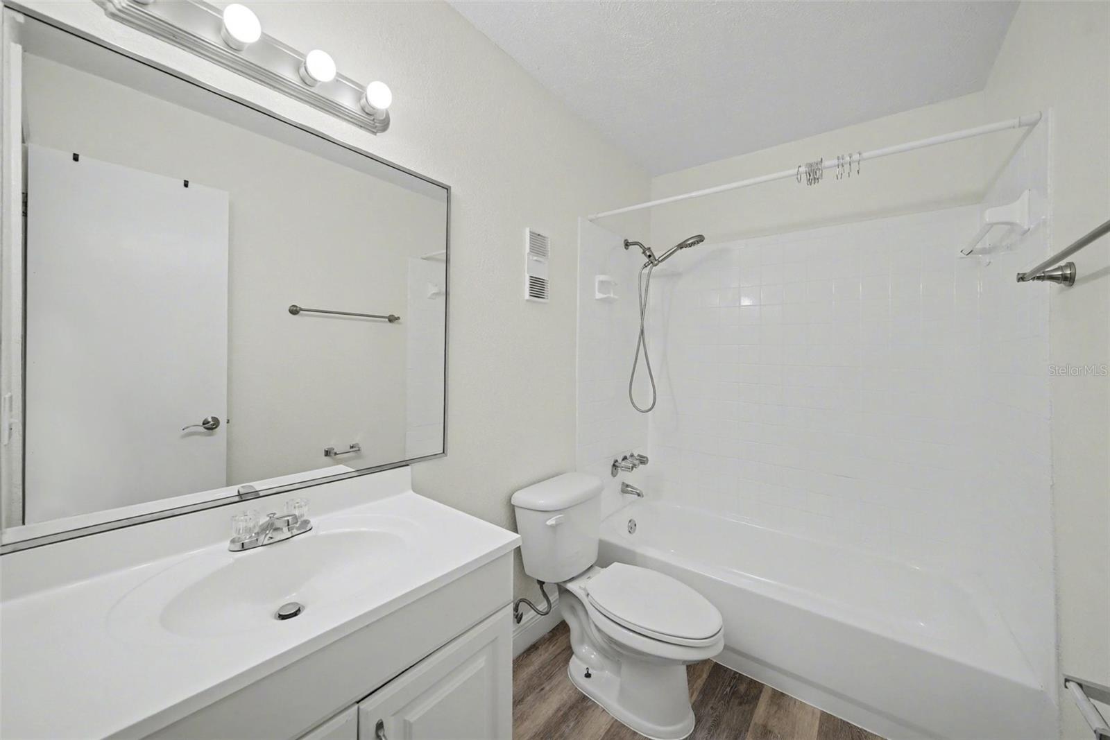 Image 22 of 32 For 13708 Orange Sunset Drive