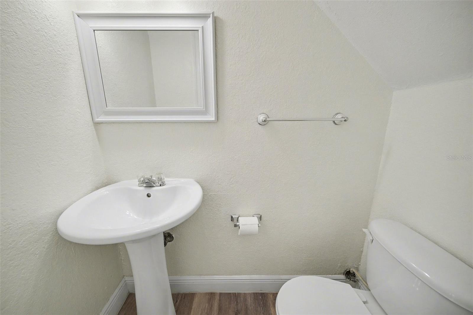 Image 24 of 32 For 13708 Orange Sunset Drive