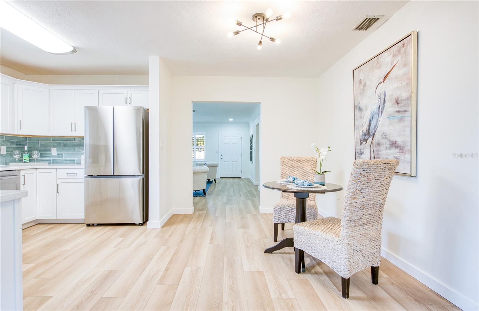 Image 12 of 63 For 662 Villagrande Avenue S