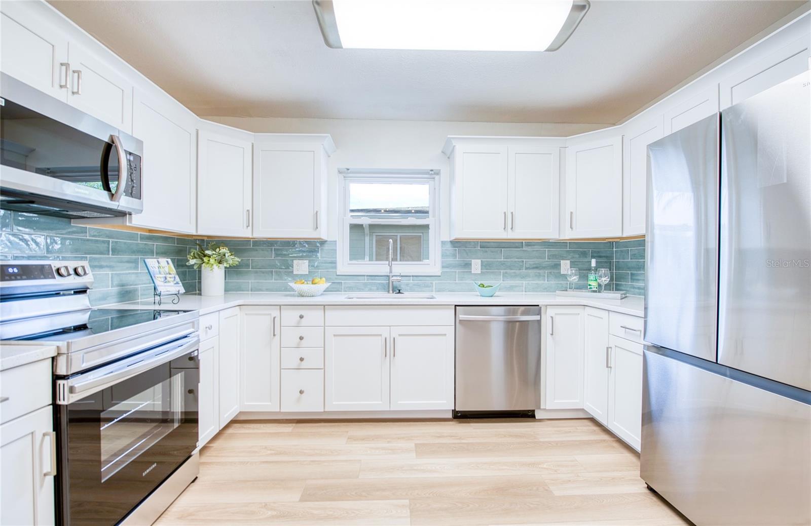 Image 14 of 63 For 662 Villagrande Avenue S