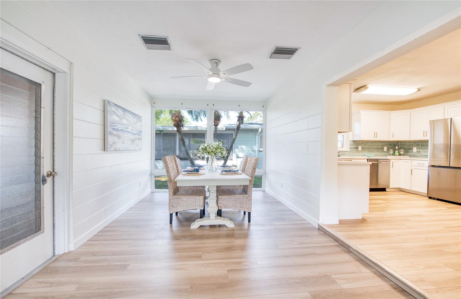 Image 22 of 63 For 662 Villagrande Avenue S