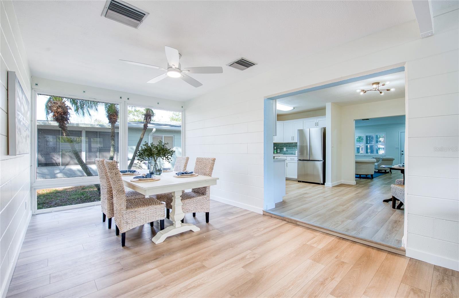 Image 23 of 63 For 662 Villagrande Avenue S