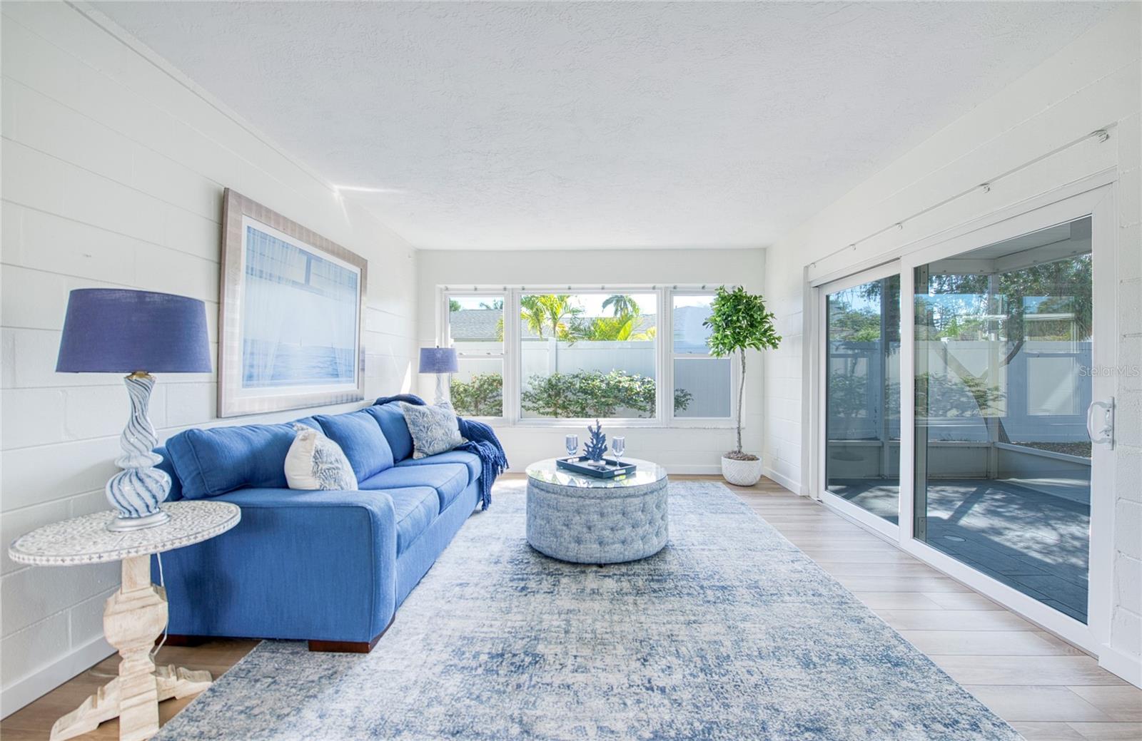 Image 26 of 63 For 662 Villagrande Avenue S