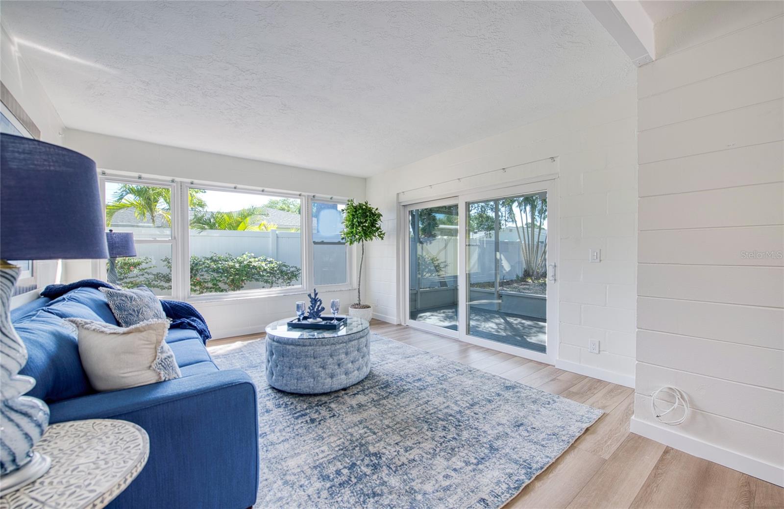 Image 27 of 63 For 662 Villagrande Avenue S