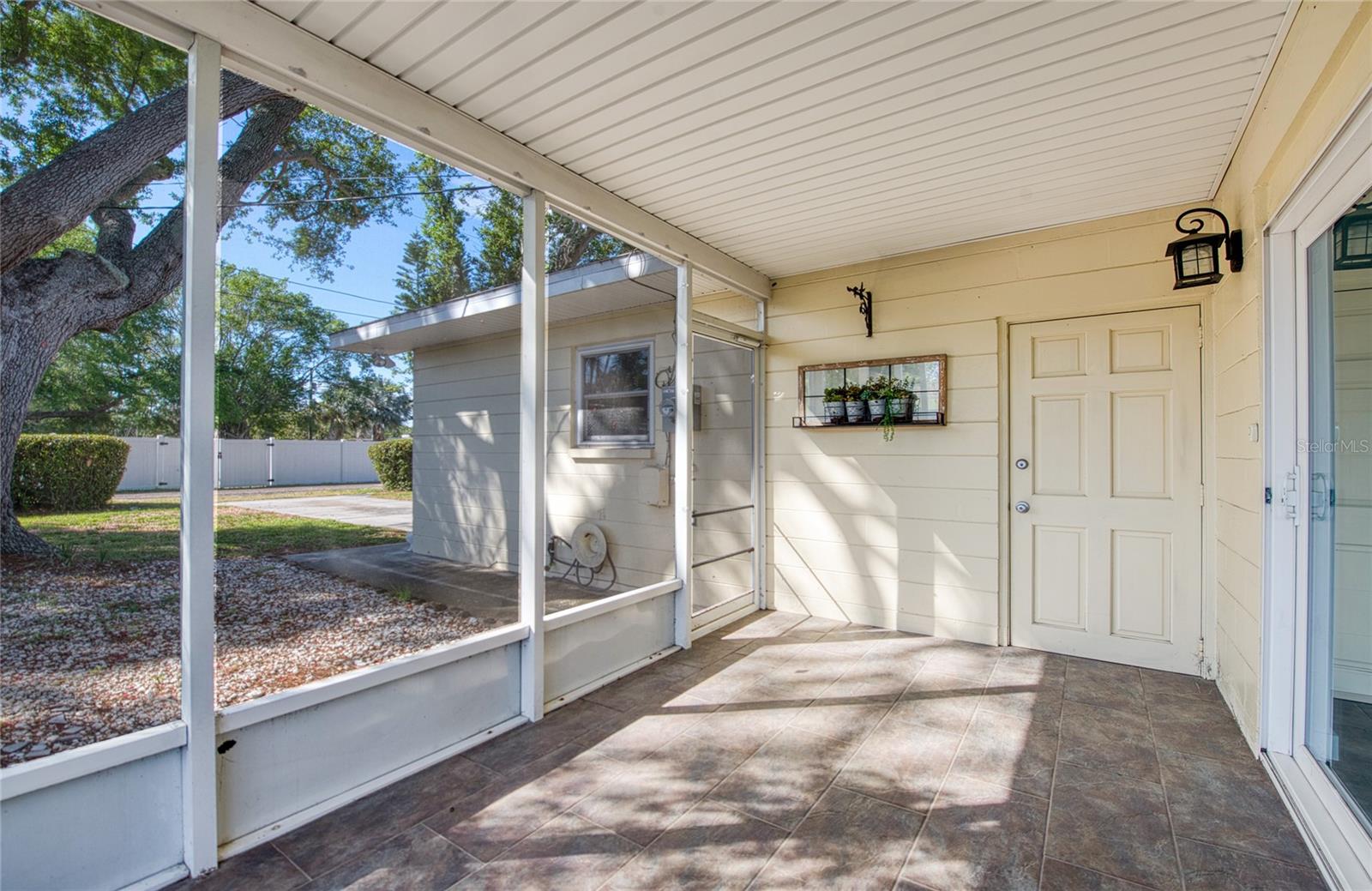 Image 29 of 63 For 662 Villagrande Avenue S