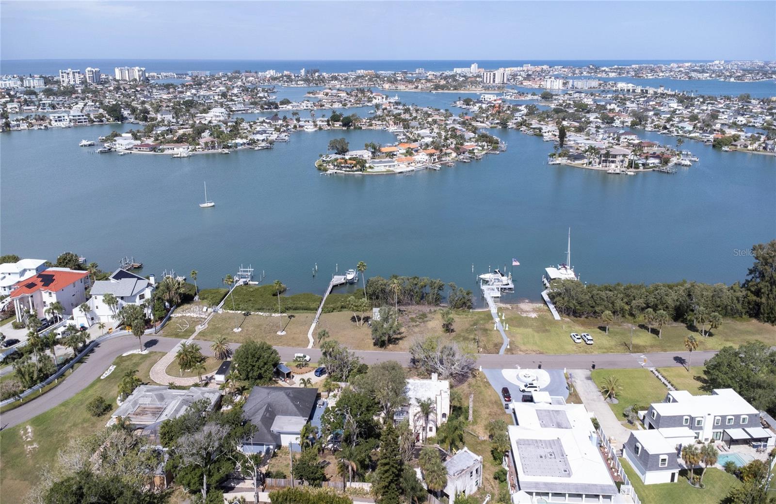 Image 3 of 63 For 662 Villagrande Avenue S