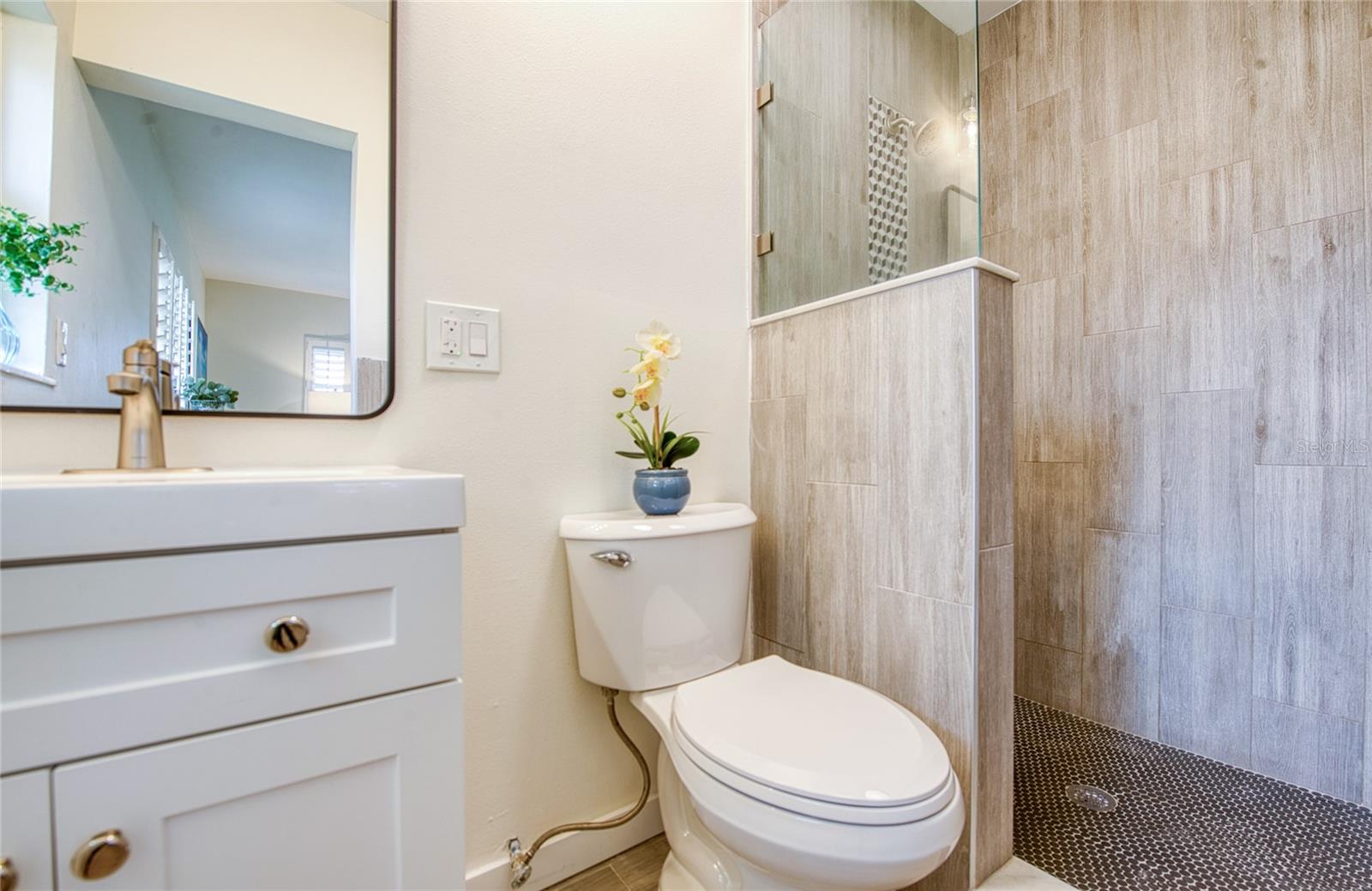 Image 34 of 63 For 662 Villagrande Avenue S