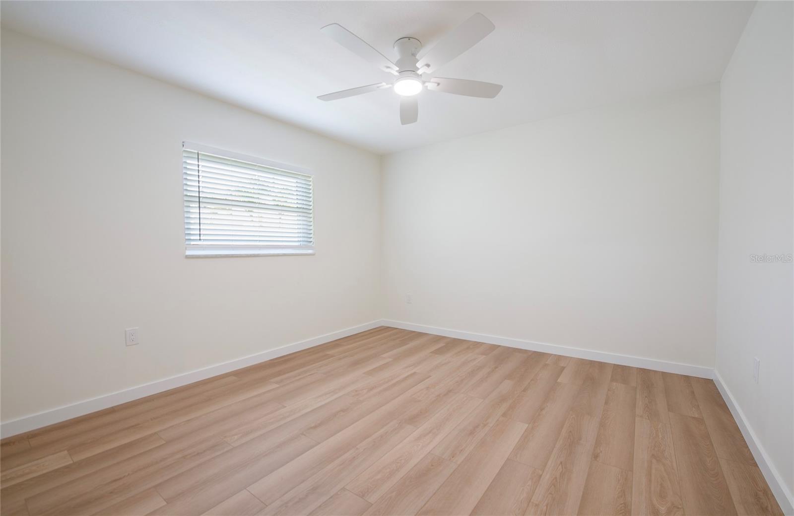 Image 37 of 63 For 662 Villagrande Avenue S