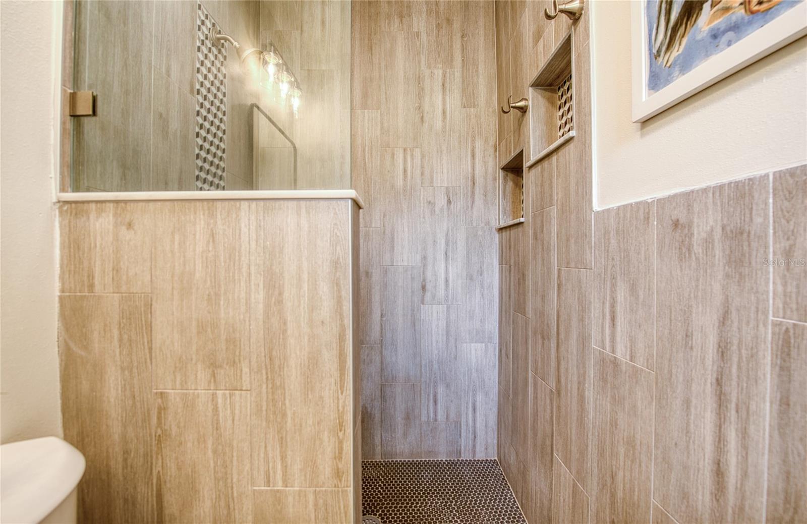 Image 40 of 63 For 662 Villagrande Avenue S