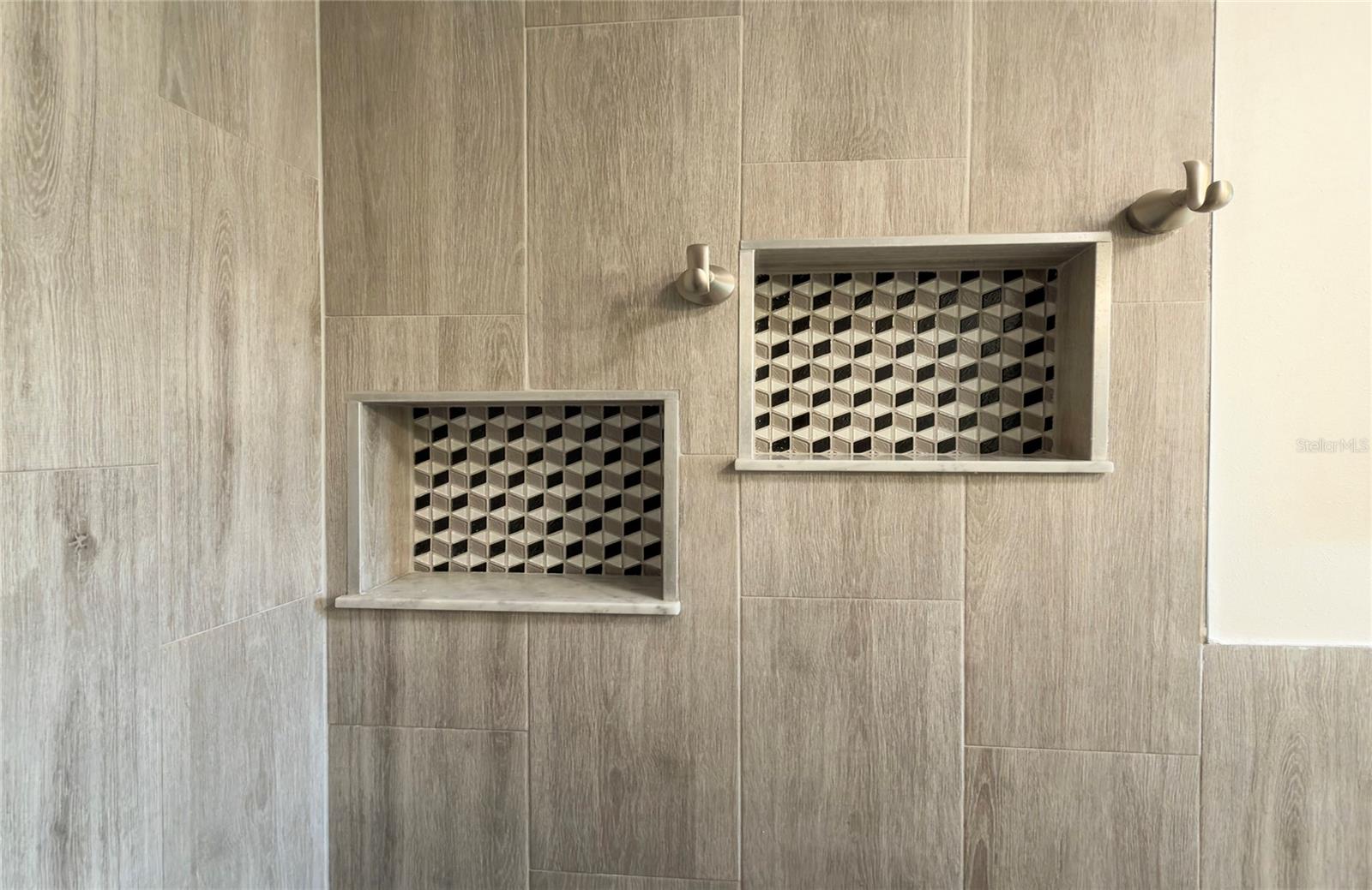 Image 43 of 63 For 662 Villagrande Avenue S