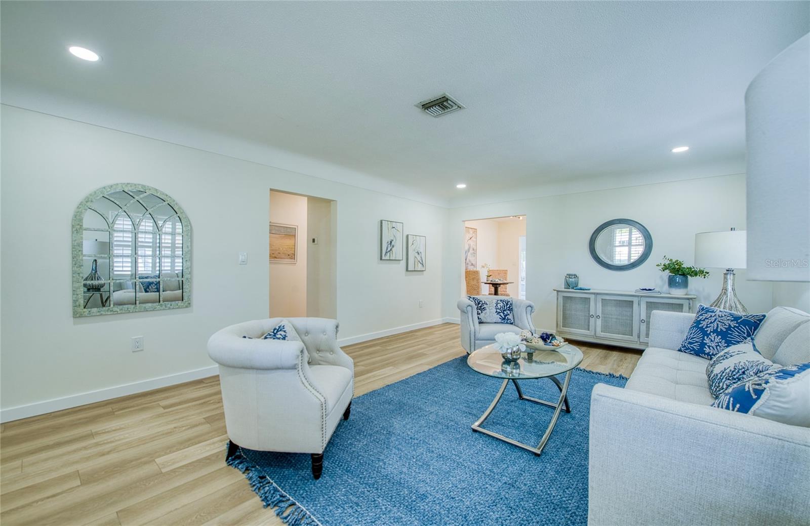 Image 7 of 63 For 662 Villagrande Avenue S